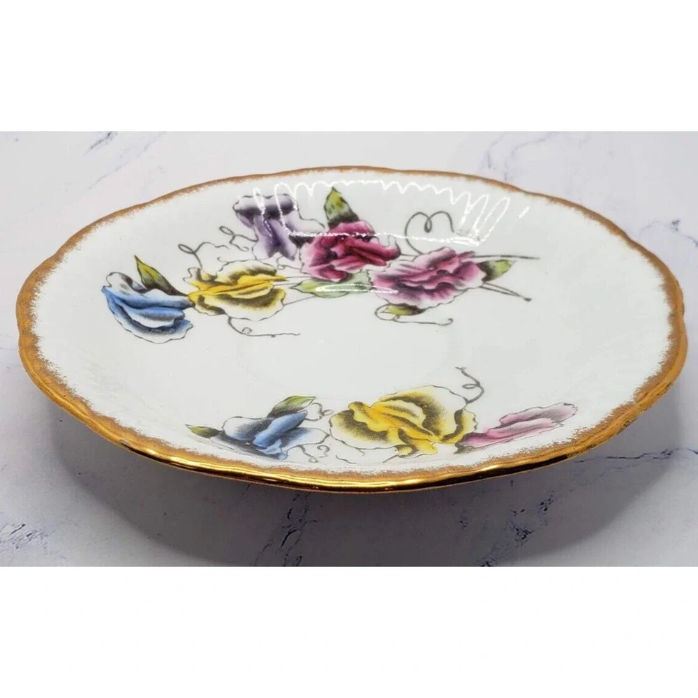 Salisbury Fine Bone China Sweet Pea Floral Pattern W/ Gold Trim Tea Cup & Saucer - Picture 4 of 14